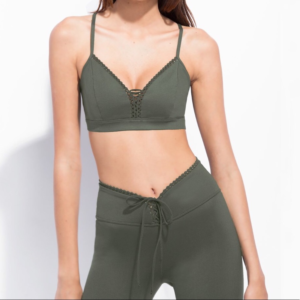 Track & Bliss cloud nine sport bra army